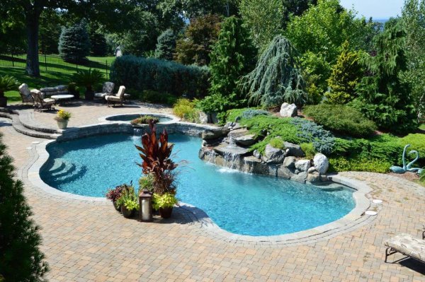 pool shapes for small yards